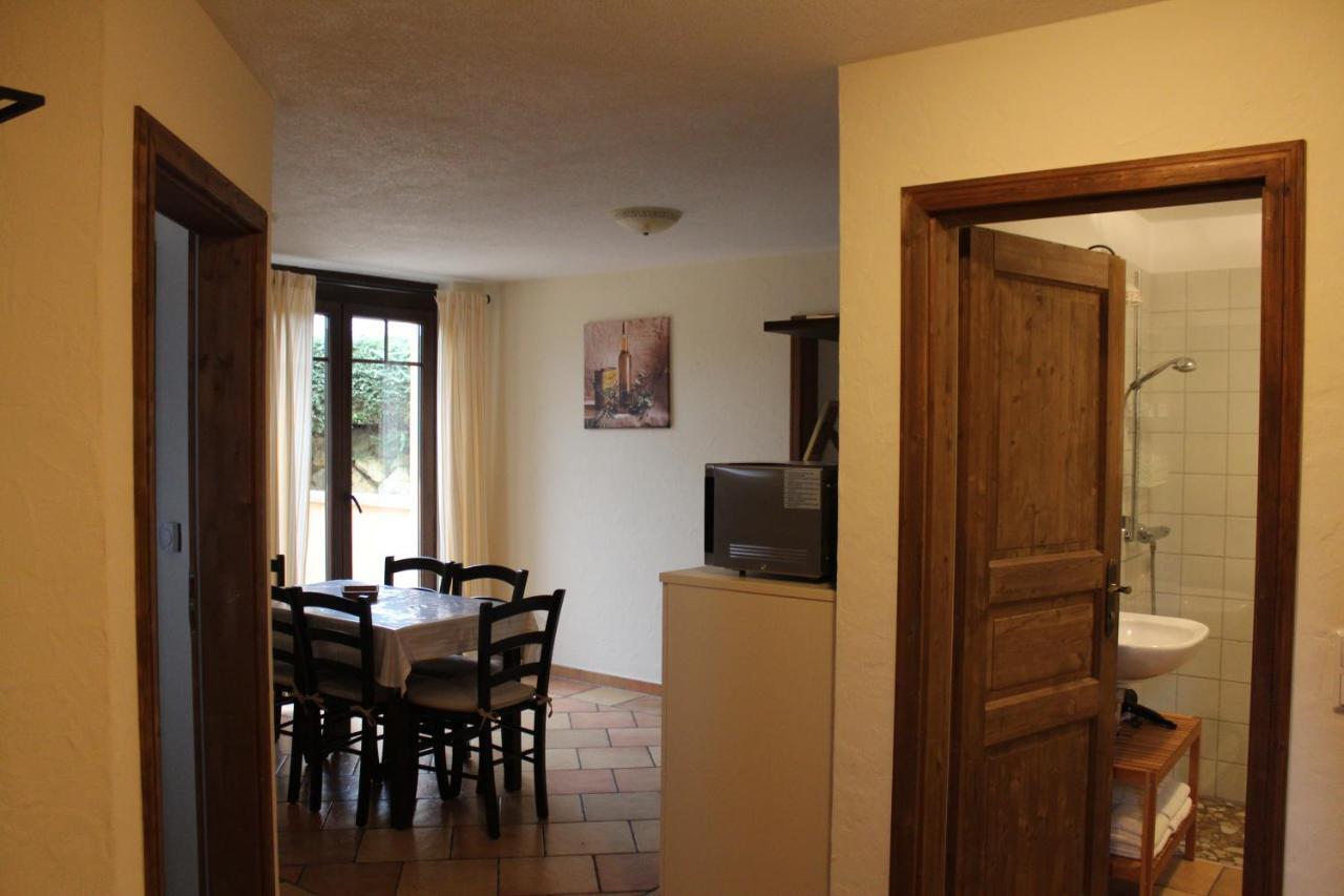 רוסט Pension Vanii, Apartments מראה חיצוני תמונה